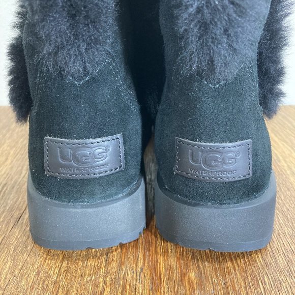 NWT Ugg Sundance Short ll Revival Waterproof Boot Womens Size 5 - Picture 5 of 16